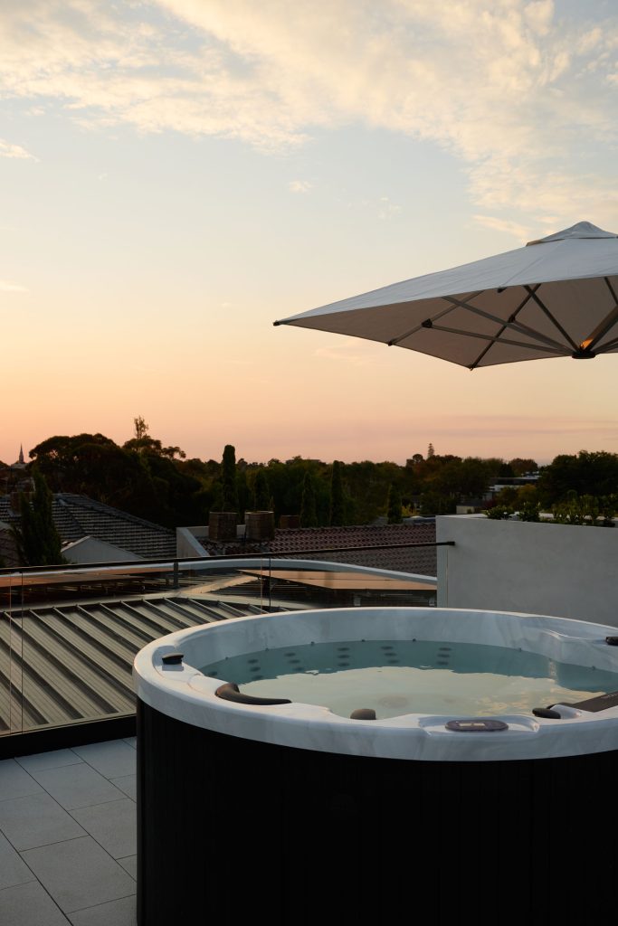 Thomas Charlotte Jane 162 Kew High-End Residential Build